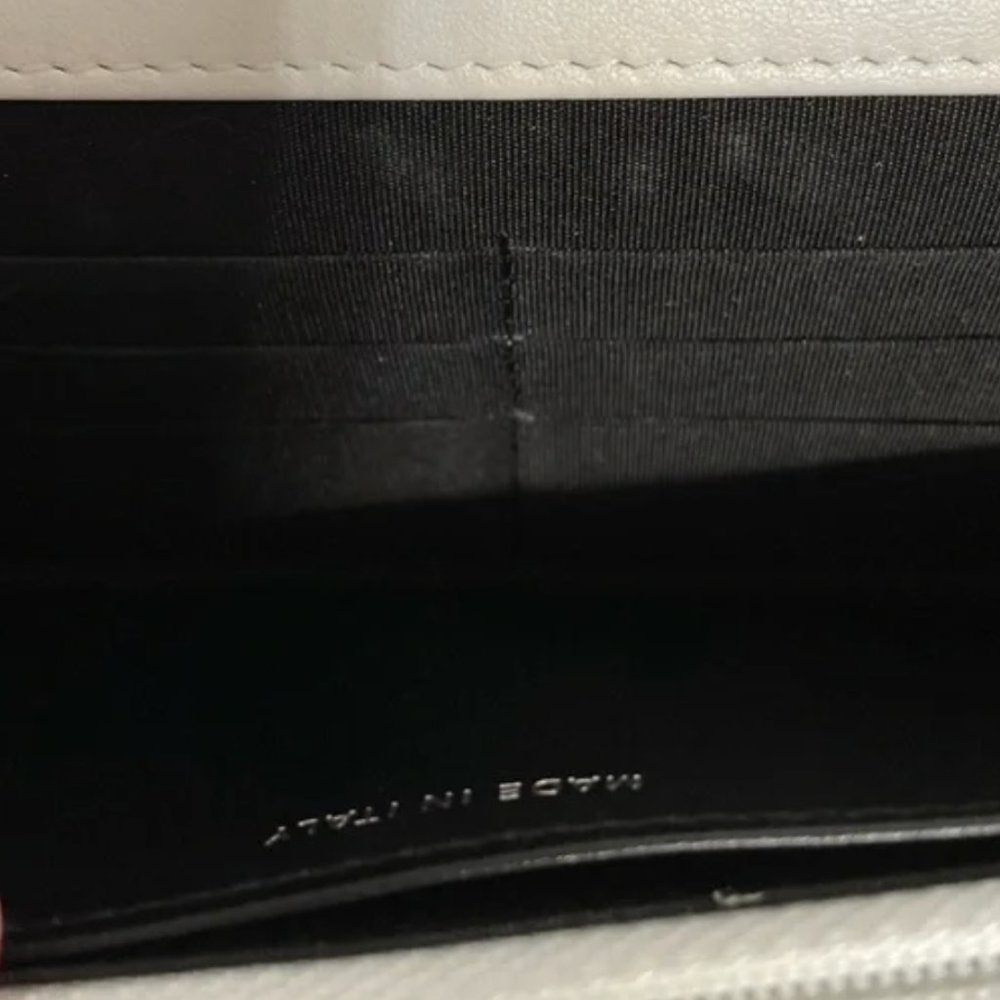 CHANEL 19 WALLET ON CHAIN in white and black - Picture 9 of 11